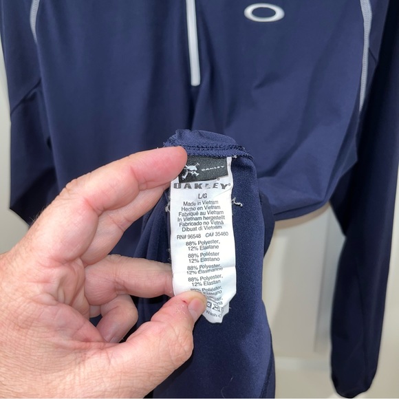 Rare Oakley Hydrolix Men Sz L pullover sweatshirt Long Sleeve Navy Blue 1/4 Zip - Picture 6 of 9